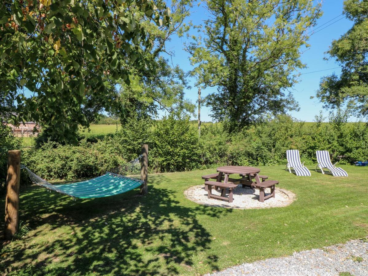 The Den, Bank Top Farm Ashbourne  Bagian luar foto